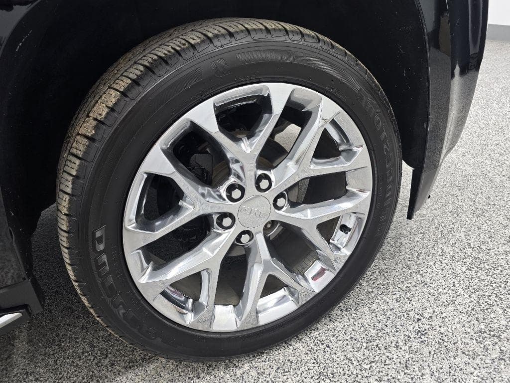 2020 GMC Yukon - Image 30