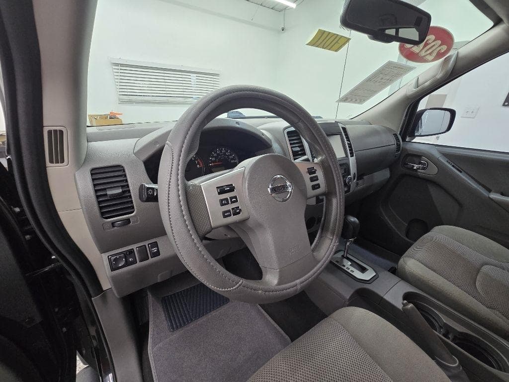 2020 NISSAN Frontier - Image 9