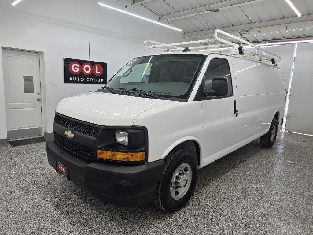 2017 CHEVROLET Express - Image 1