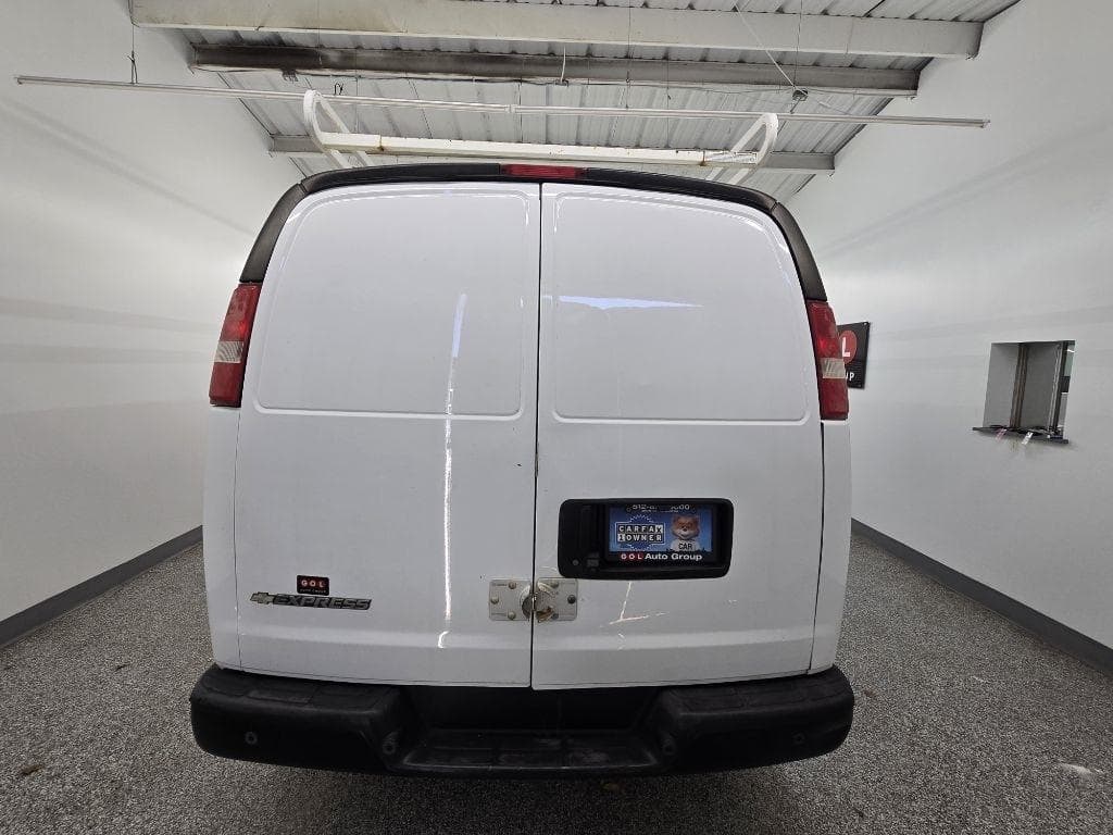 2017 CHEVROLET Express - Image 3