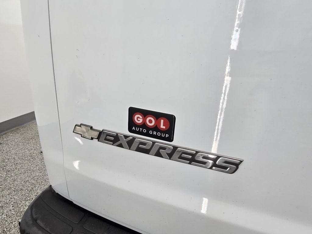 2017 CHEVROLET Express - Image 5