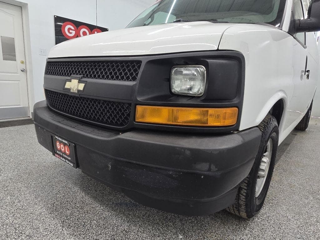 2017 CHEVROLET Express - Image 6