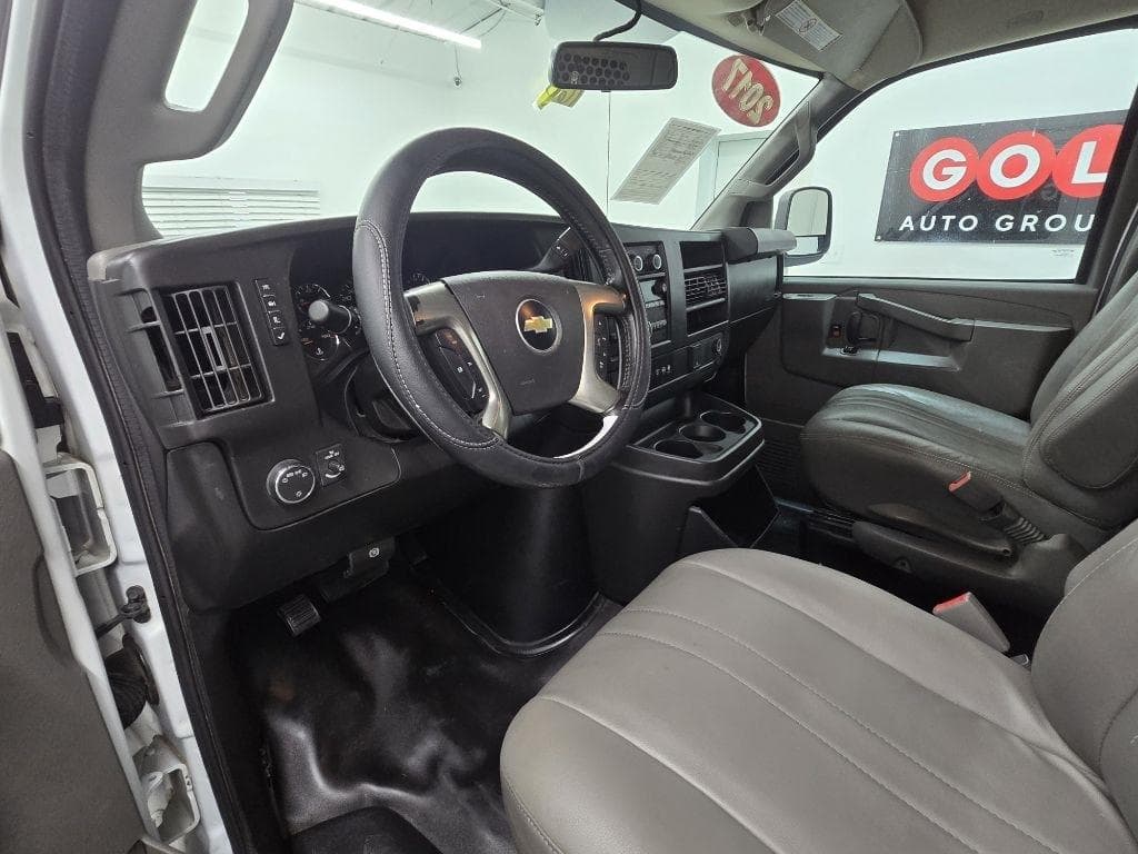 2017 CHEVROLET Express - Image 7