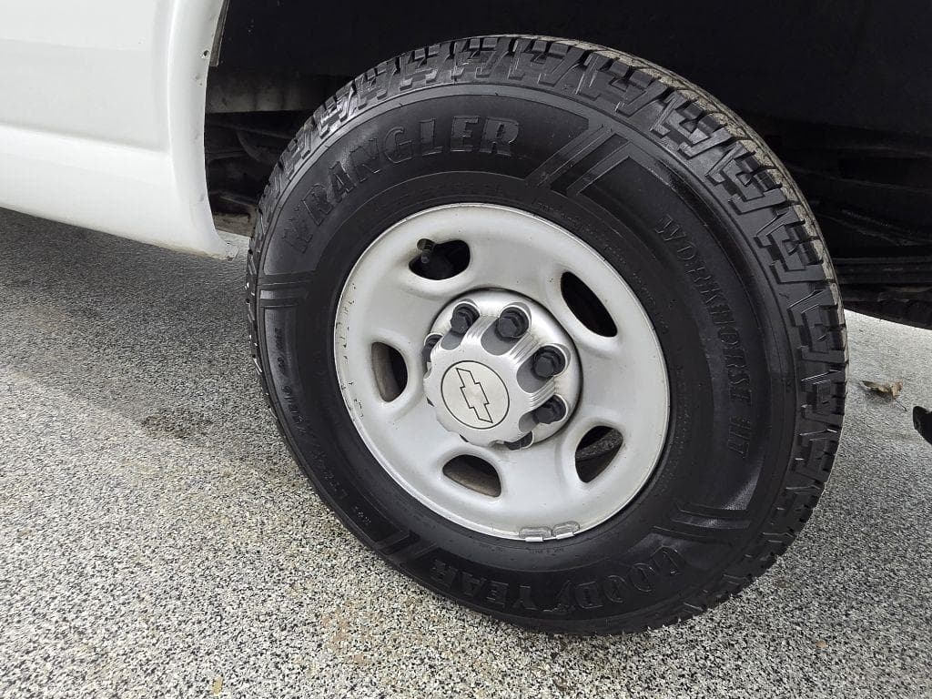 2017 CHEVROLET Express - Image 21