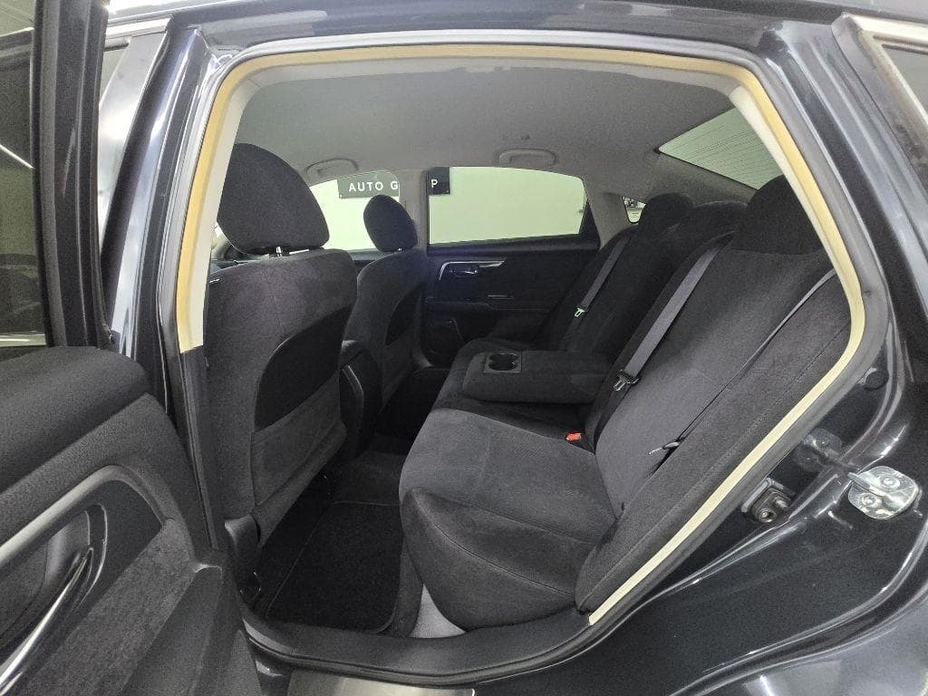 2013 NISSAN Altima - Image 9