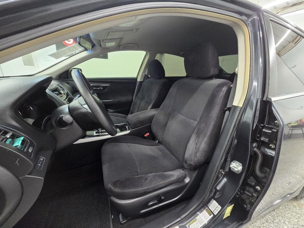 2013 NISSAN Altima - Image 10