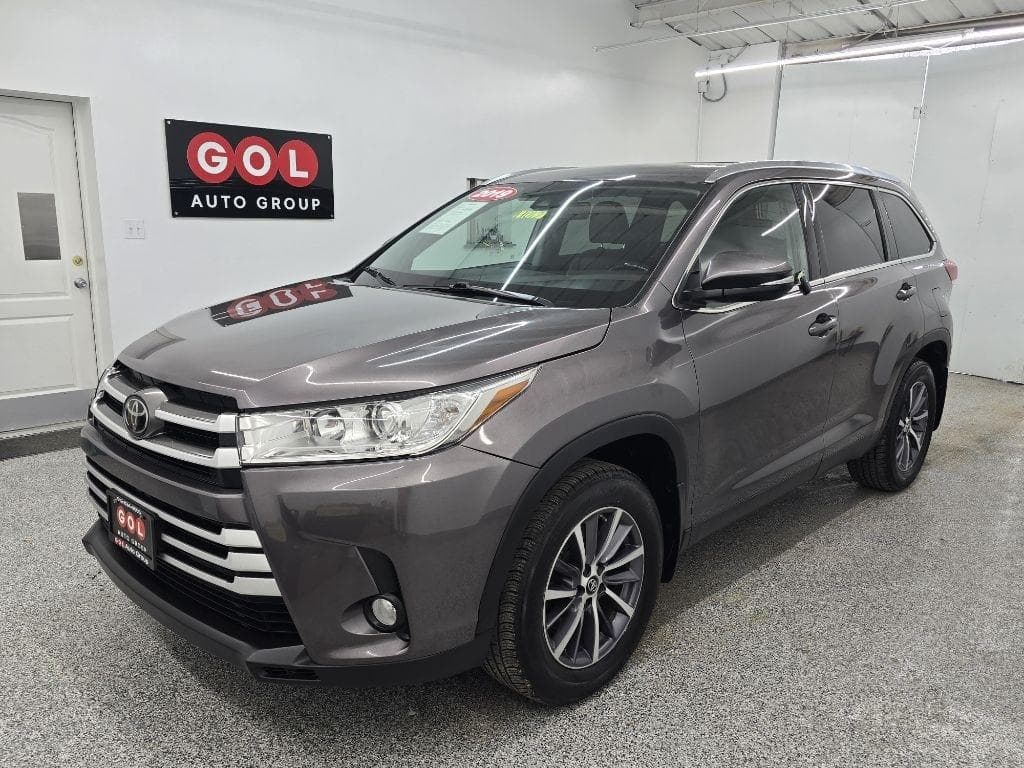 2019 TOYOTA Highlander - Image 1