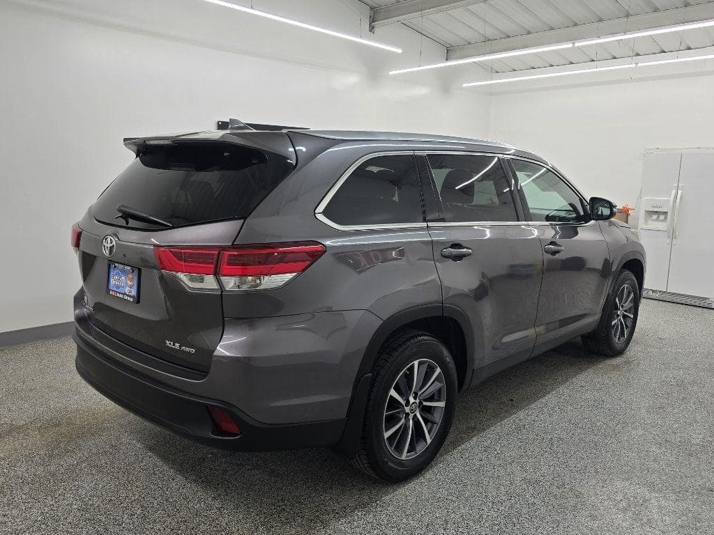 2019 TOYOTA Highlander - Image 4