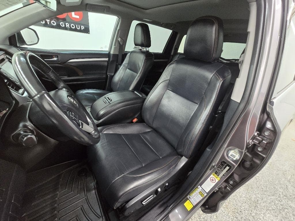 2019 TOYOTA Highlander - Image 9