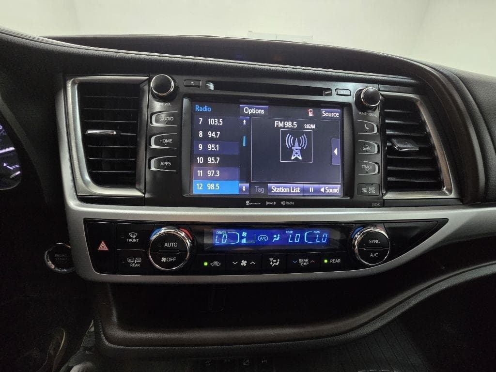 2019 TOYOTA Highlander - Image 21