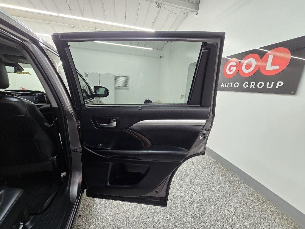 2019 TOYOTA Highlander - Image 26