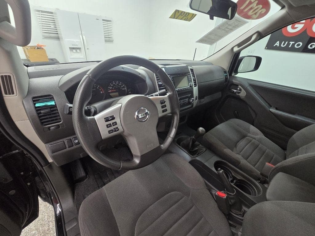 2017 NISSAN Frontier - Image 10