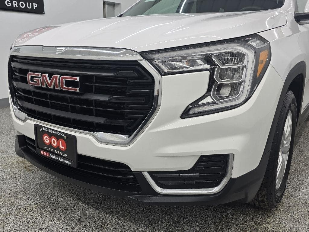 2023 GMC Terrain - Image 5