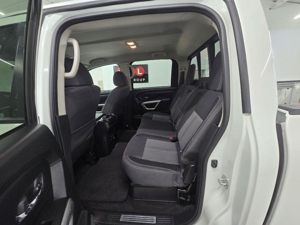 2021 NISSAN Titan - Image 12