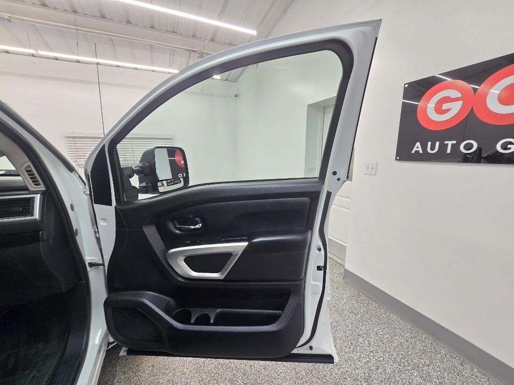 2021 NISSAN Titan - Image 25
