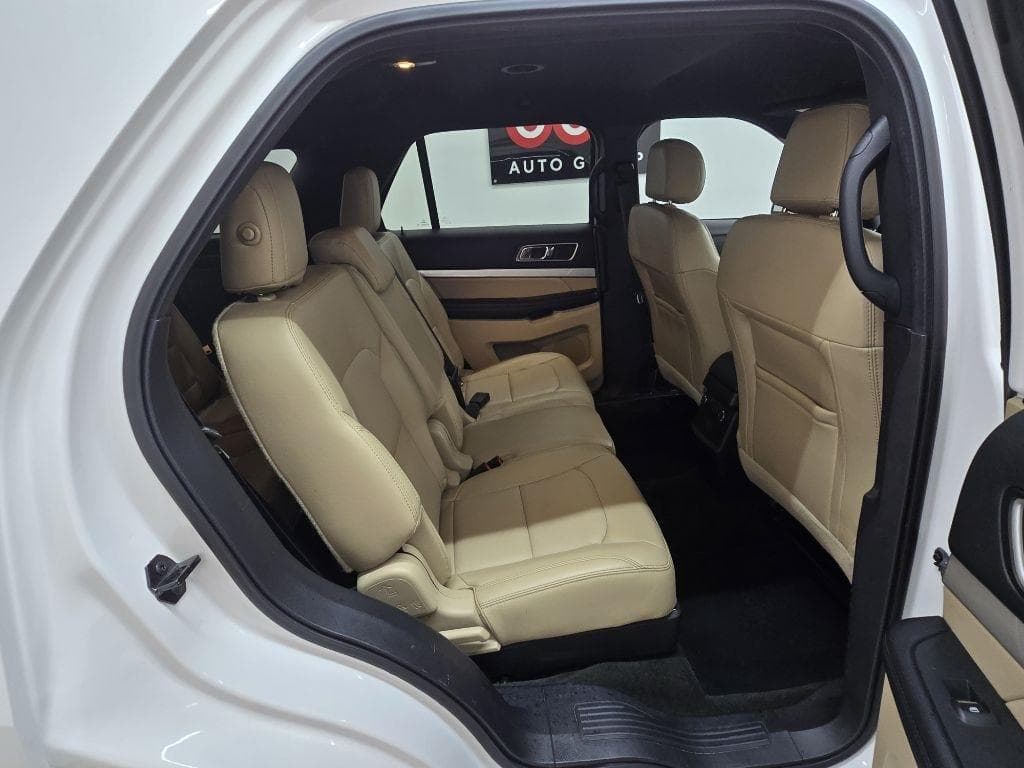 2017 FORD Explorer - Image 16