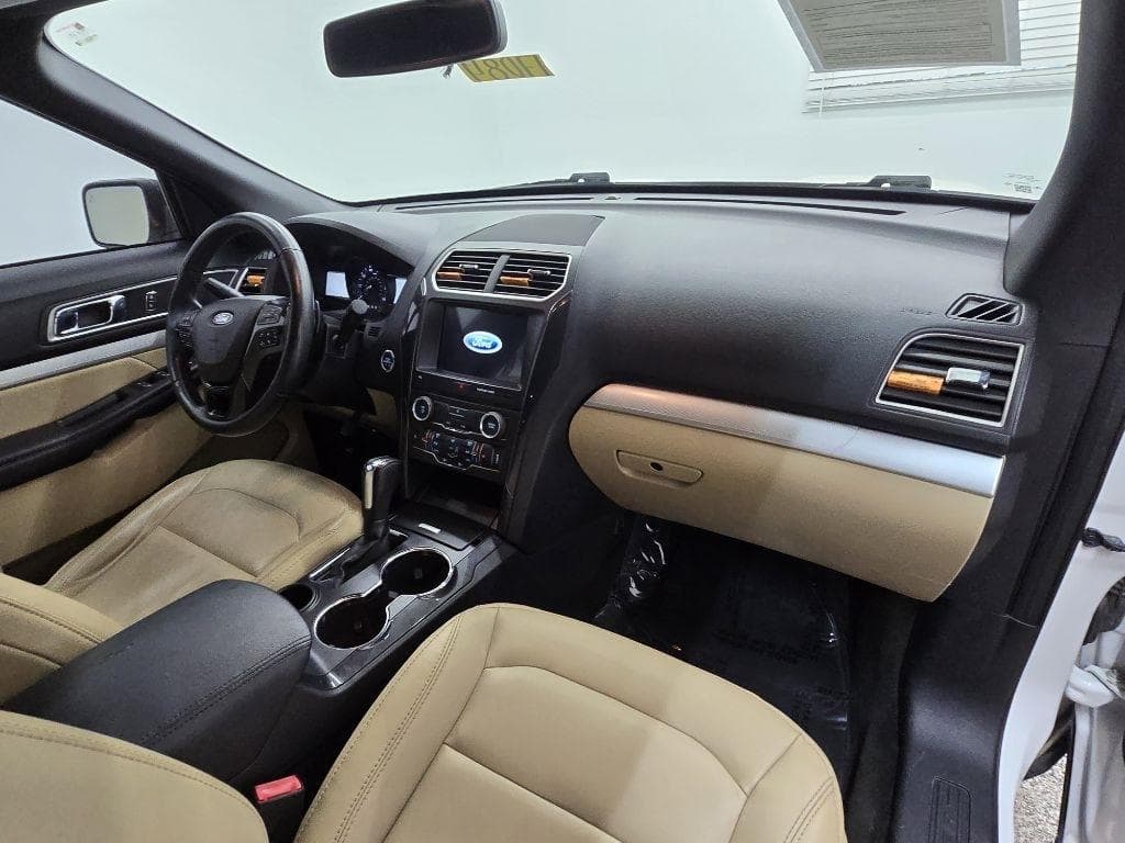 2017 FORD Explorer - Image 19