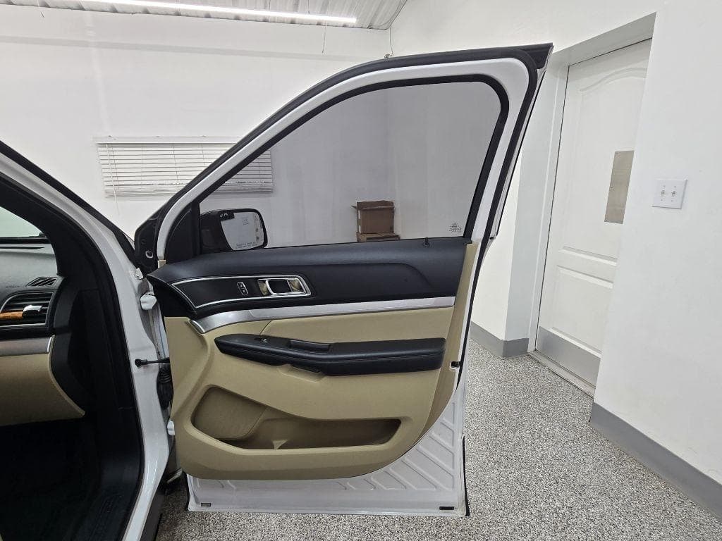 2017 FORD Explorer - Image 27