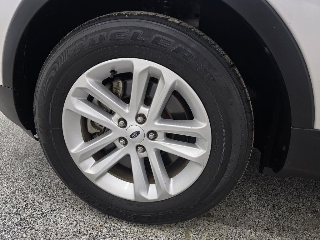 2017 FORD Explorer - Image 28