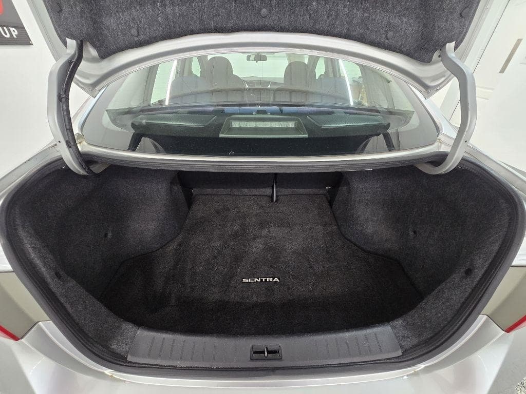 2019 NISSAN Sentra - Image 13