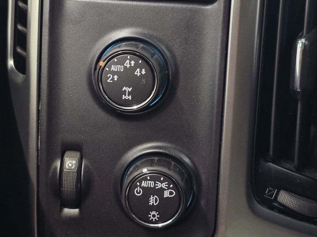 2015 CHEVROLET Silverado - Image 22