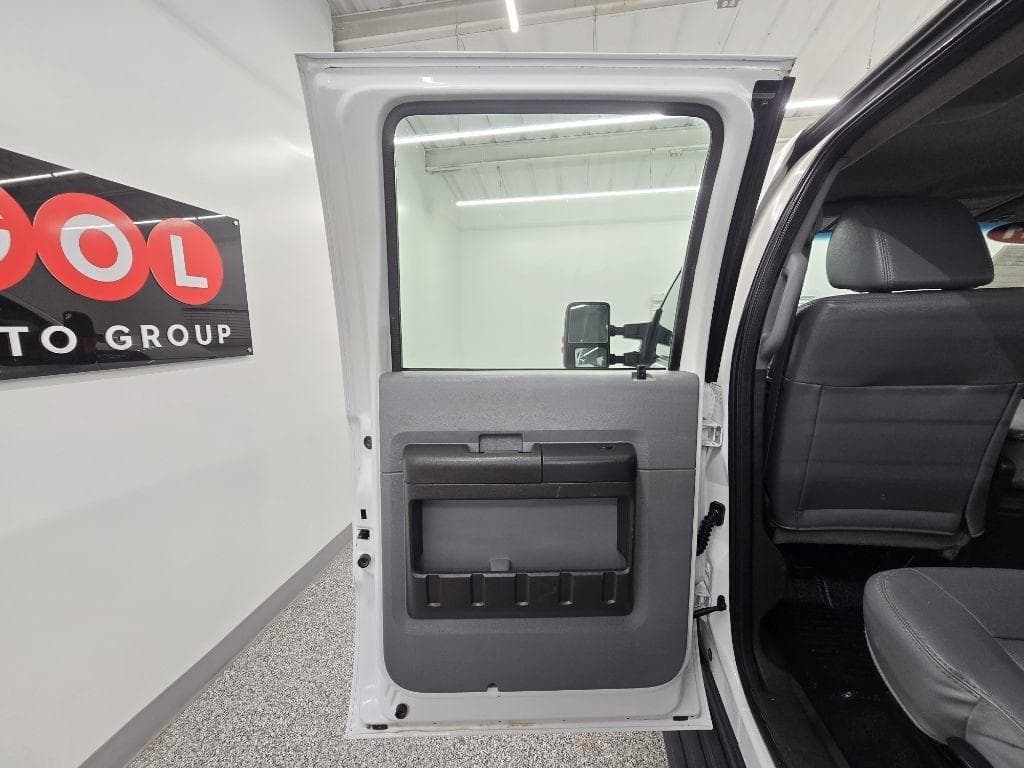 2011 FORD F-350 - Image 24
