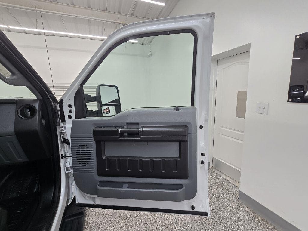2011 FORD F-350 - Image 25