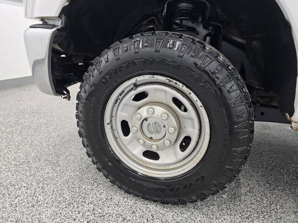 2011 FORD F-350 - Image 26