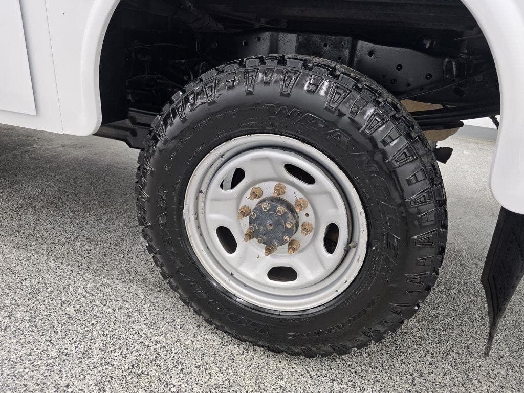 2011 FORD F-350 - Image 27