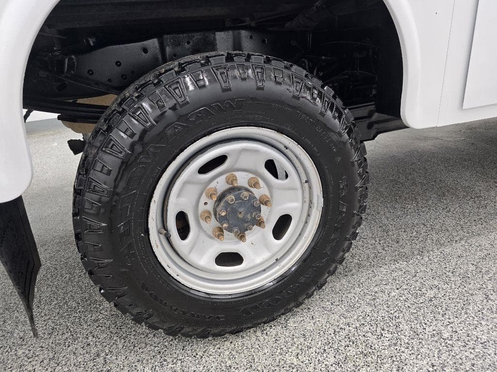 2011 FORD F-350 - Image 29