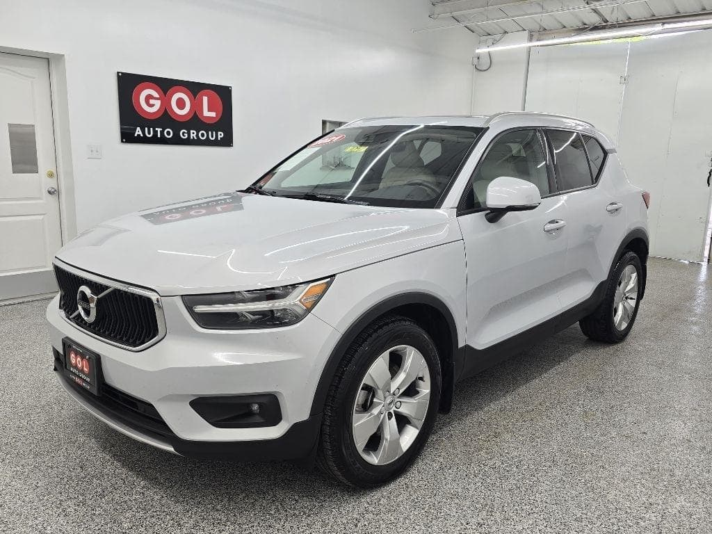 2021 VOLVO XC40 - Image 2
