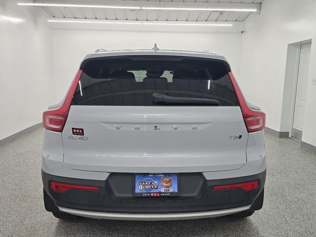 2021 VOLVO XC40 - Image 4
