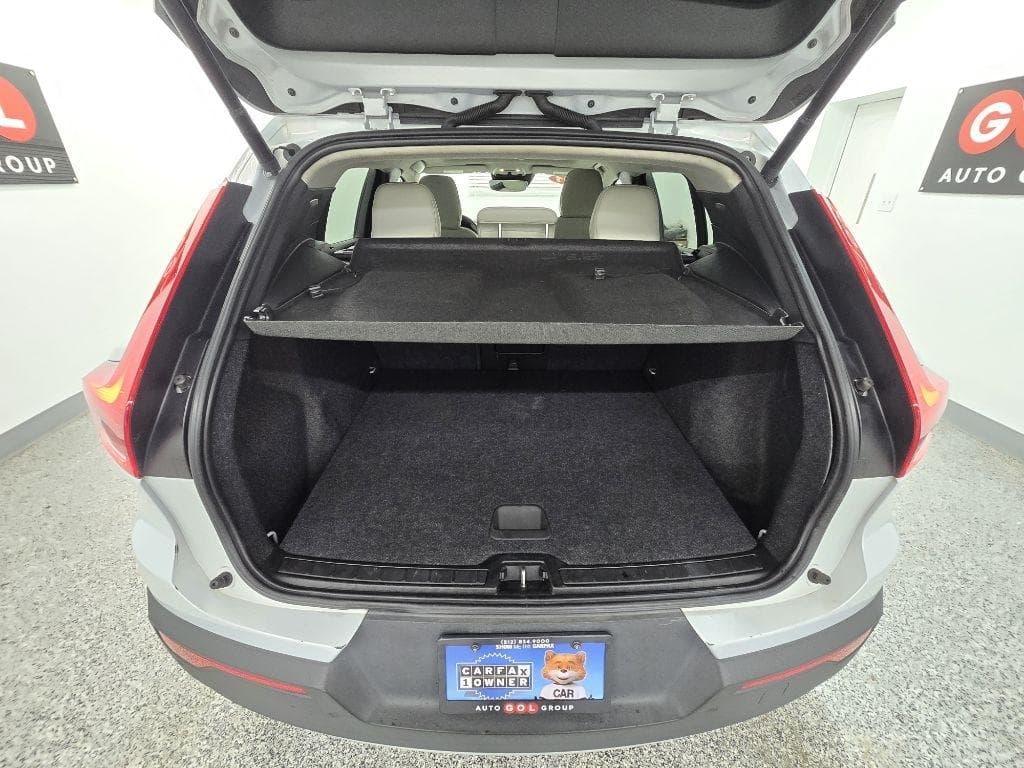 2021 VOLVO XC40 - Image 15