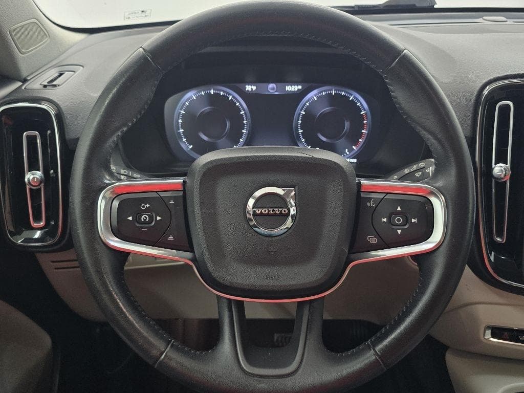 2021 VOLVO XC40 - Image 21