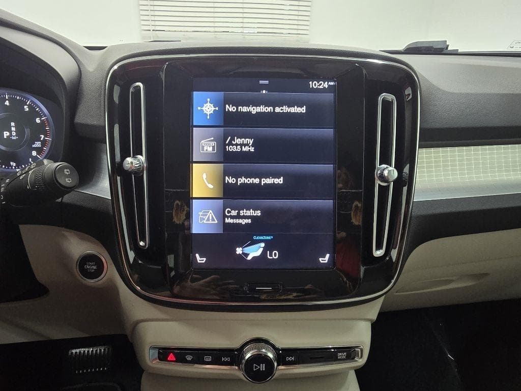 2021 VOLVO XC40 - Image 23