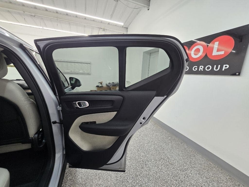 2021 VOLVO XC40 - Image 26