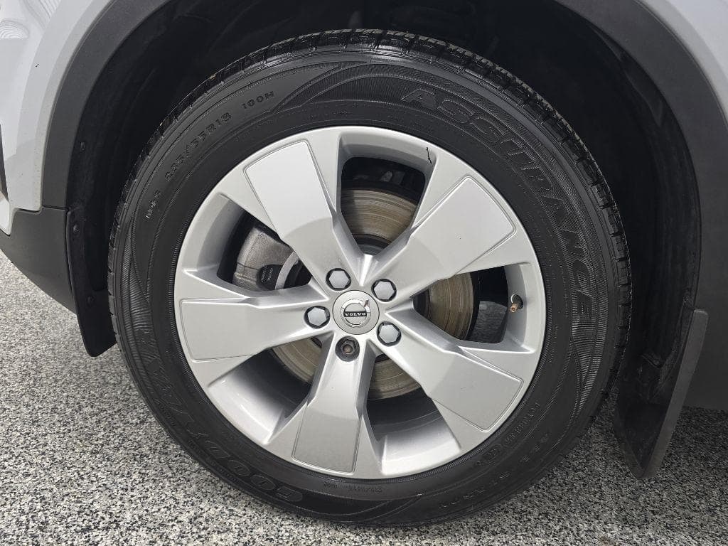 2021 VOLVO XC40 - Image 29