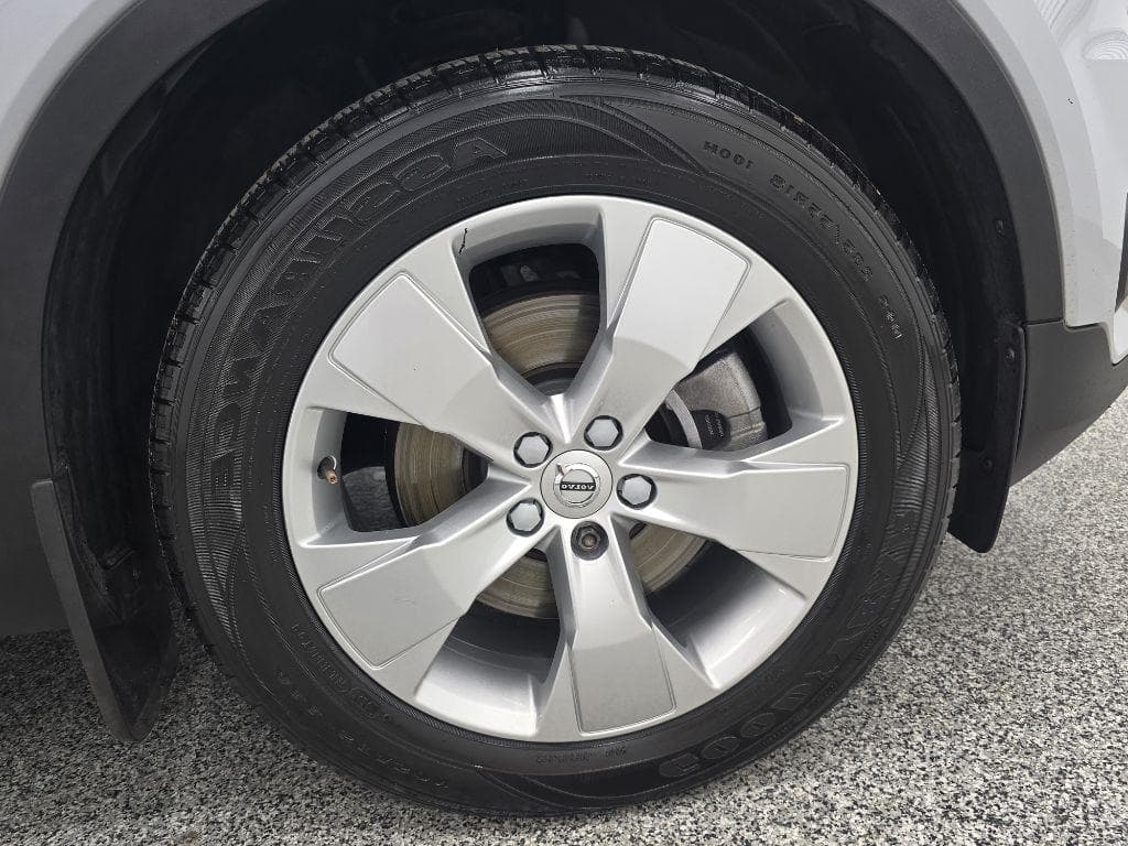 2021 VOLVO XC40 - Image 31