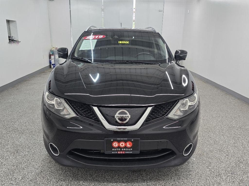 2019 NISSAN Rogue - Image 1