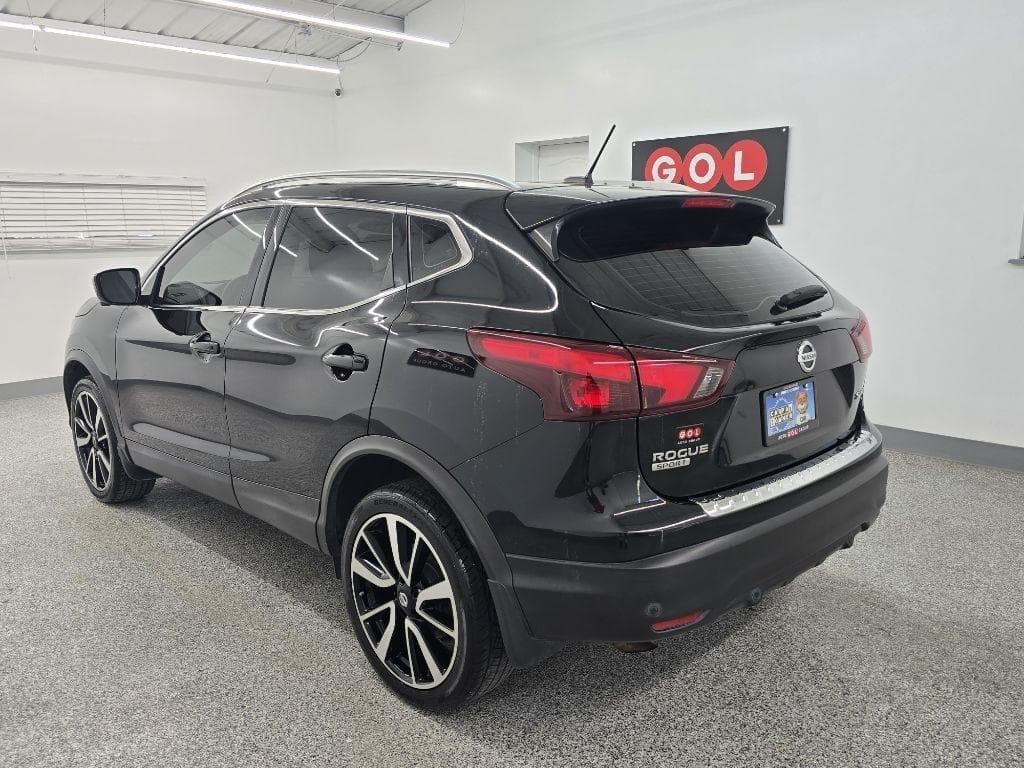 2019 NISSAN Rogue - Image 3