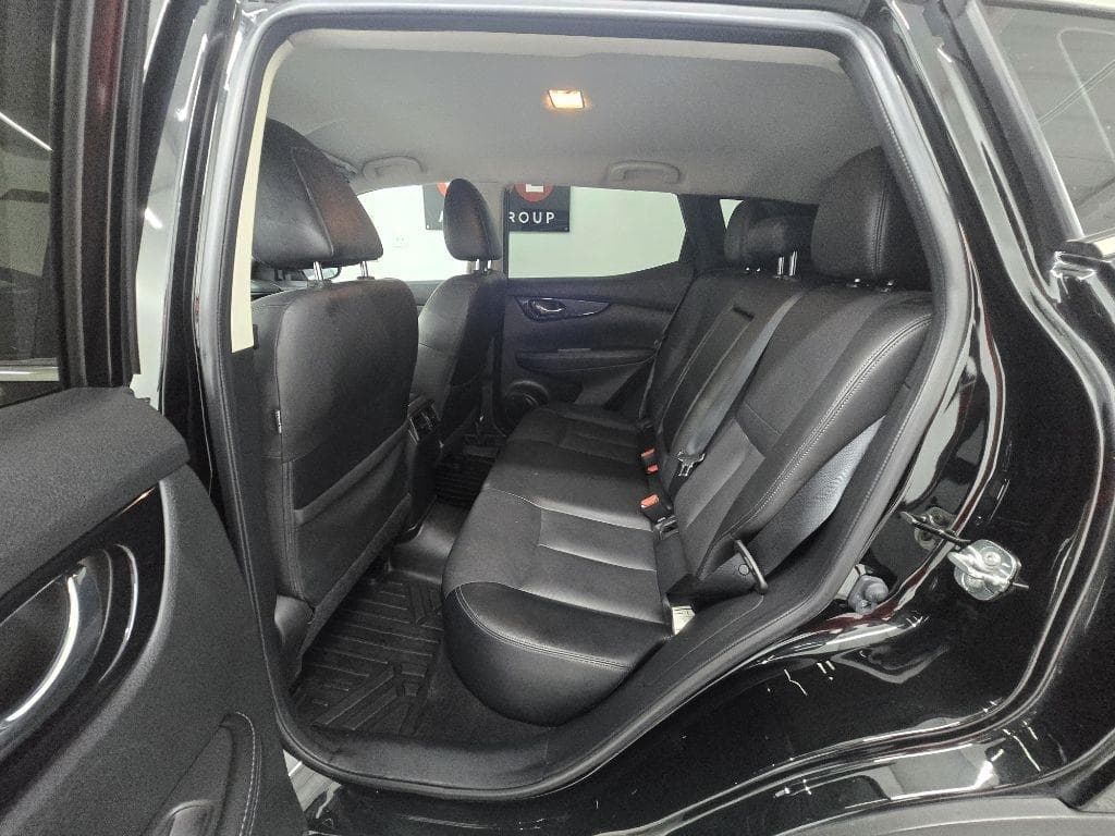 2019 NISSAN Rogue - Image 10