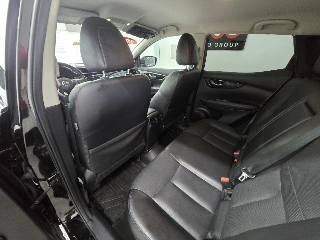 2019 NISSAN Rogue - Image 13