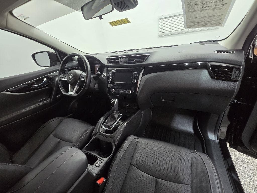 2019 NISSAN Rogue - Image 20