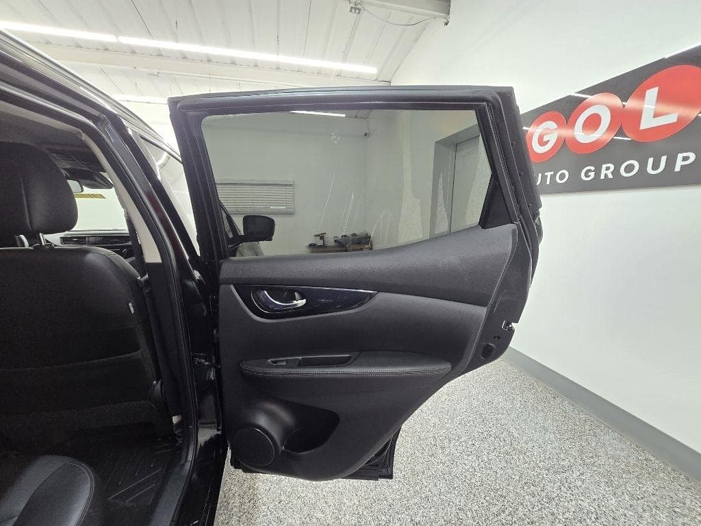 2019 NISSAN Rogue - Image 26