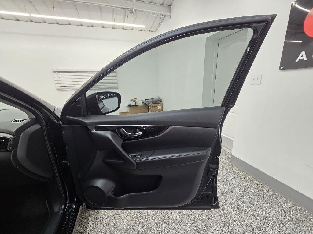 2019 NISSAN Rogue - Image 27