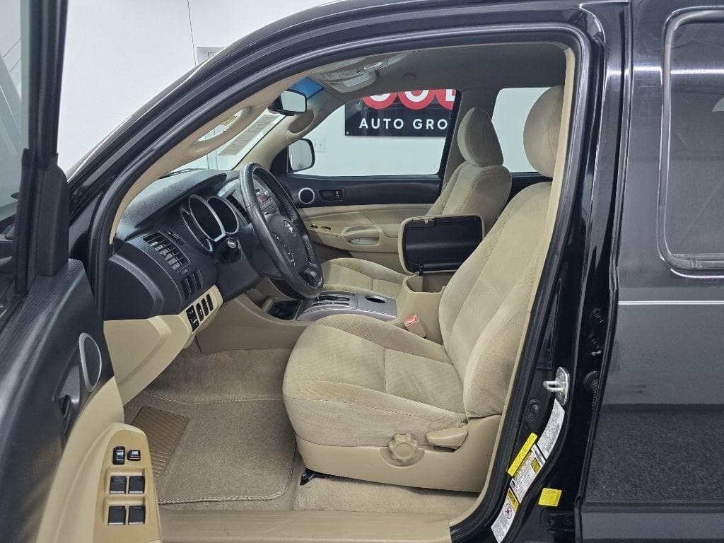 2011 TOYOTA Tacoma - Image 9