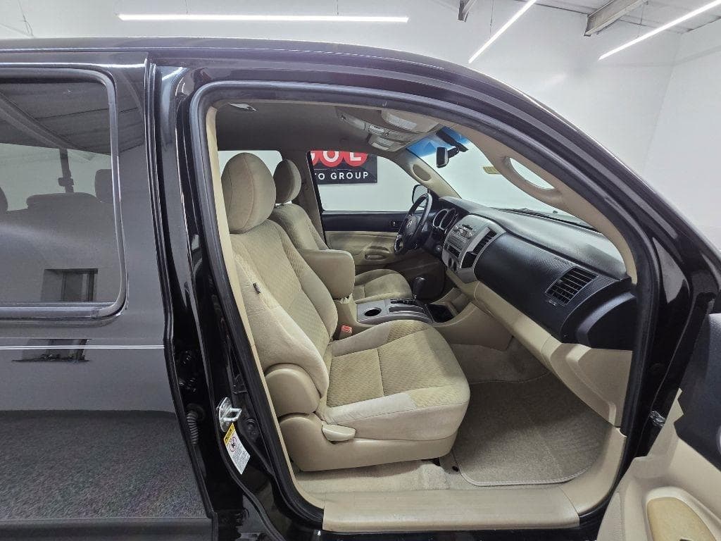 2011 TOYOTA Tacoma - Image 17