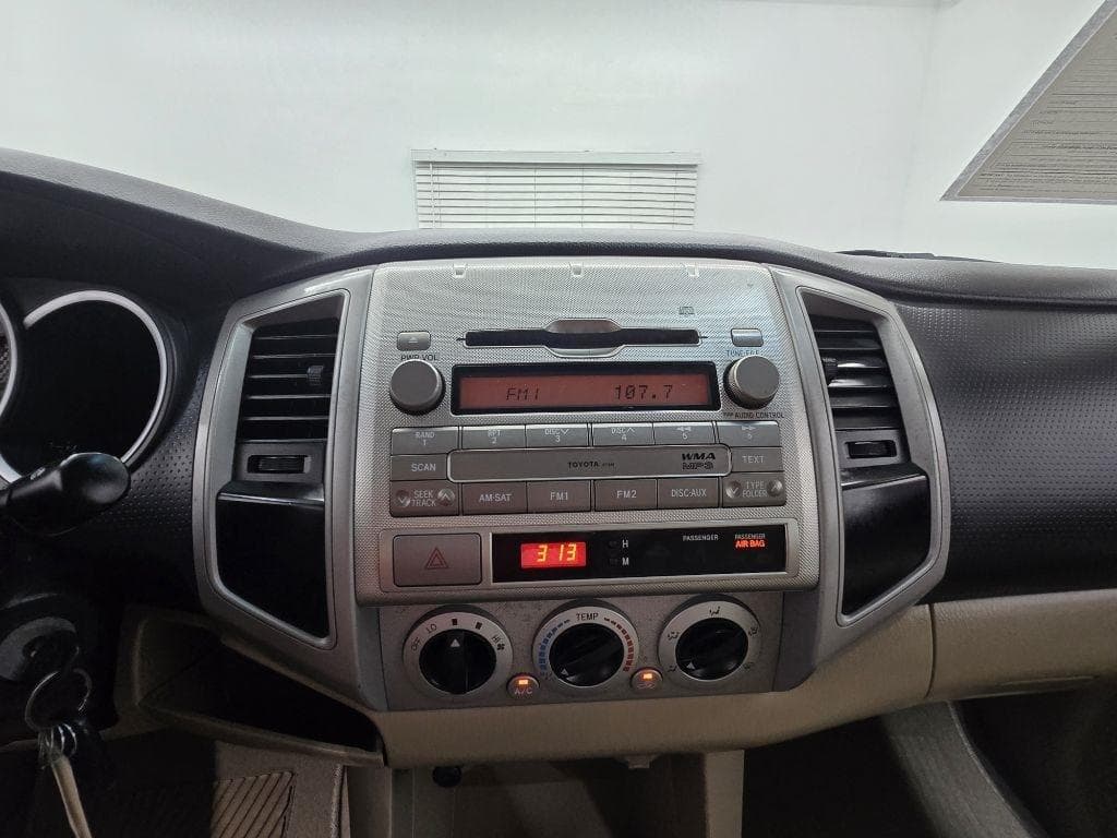 2011 TOYOTA Tacoma - Image 20