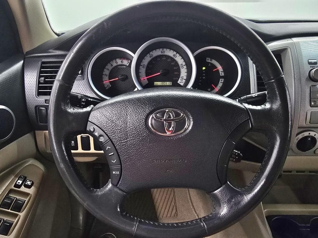 2011 TOYOTA Tacoma - Image 22