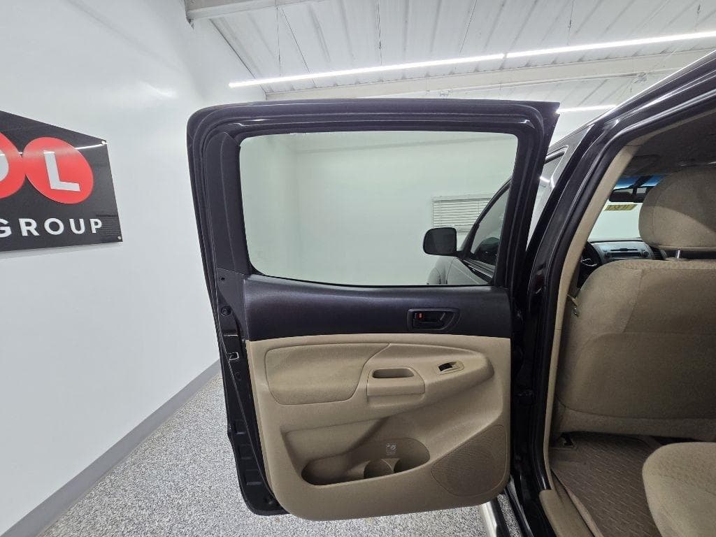 2011 TOYOTA Tacoma - Image 24